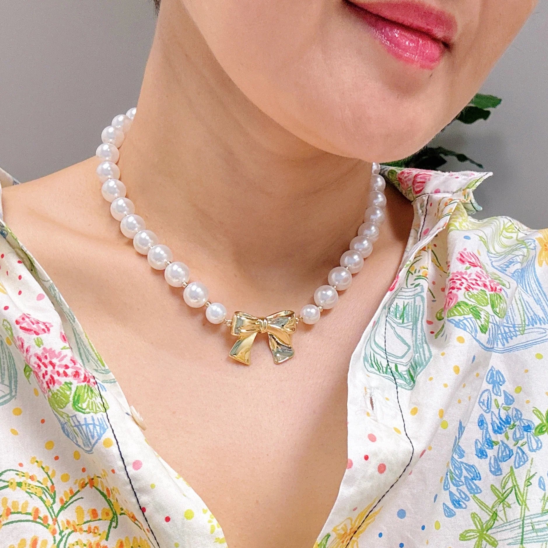Bow and Pearls Necklace