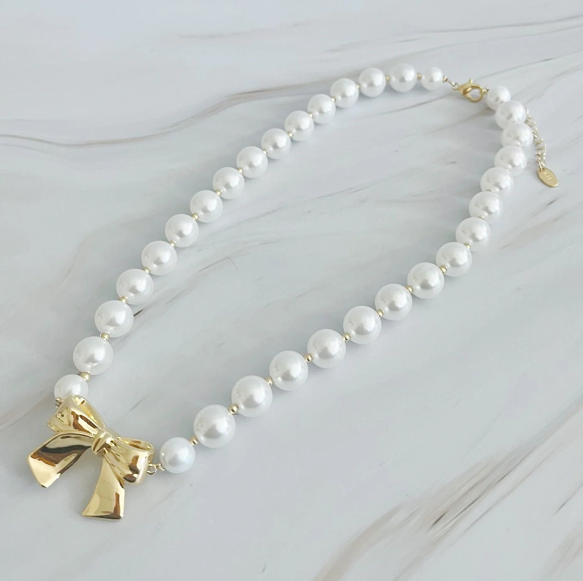 Bow and Pearls Necklace